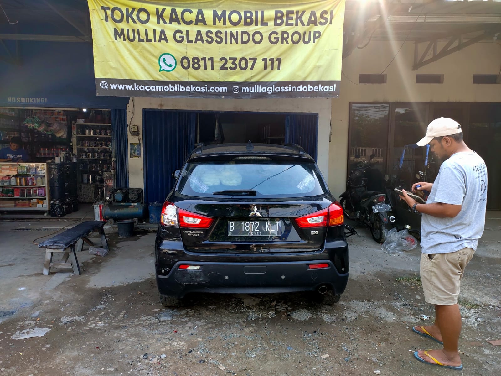 jual kaca belakang mitsubishi outlander di bekasi cikarang