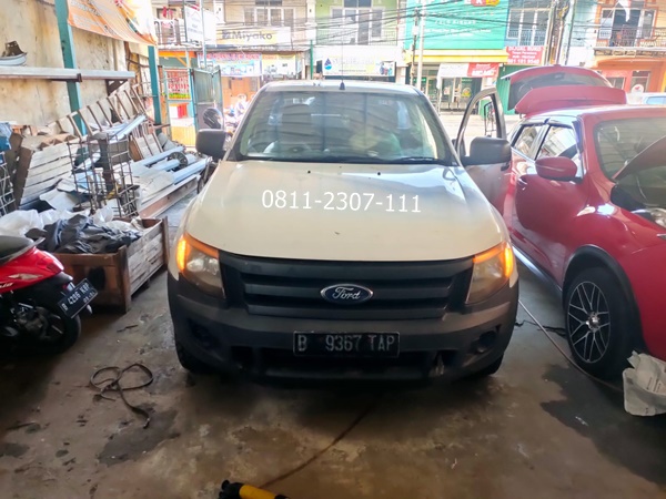 ganti kaca depan ford ranger di bekasi cikarang